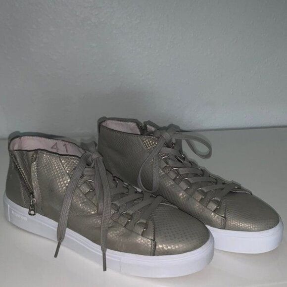 BLACKSTONE Men Handcrafted Premium Leather Grey Metallic Snake Embossed Size 41 - Picture 1 of 14